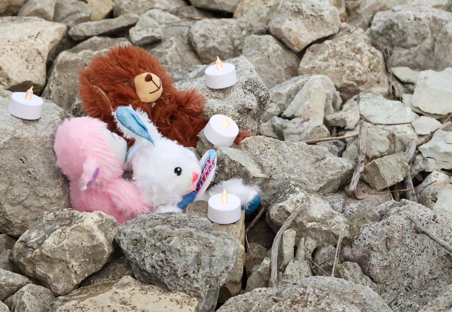 Vigil with volunteers who searched for Kyrin Carter